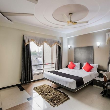 Capital O 978 Marshall The Hotel Αχμπανταμπάντ Εξωτερικό φωτογραφία