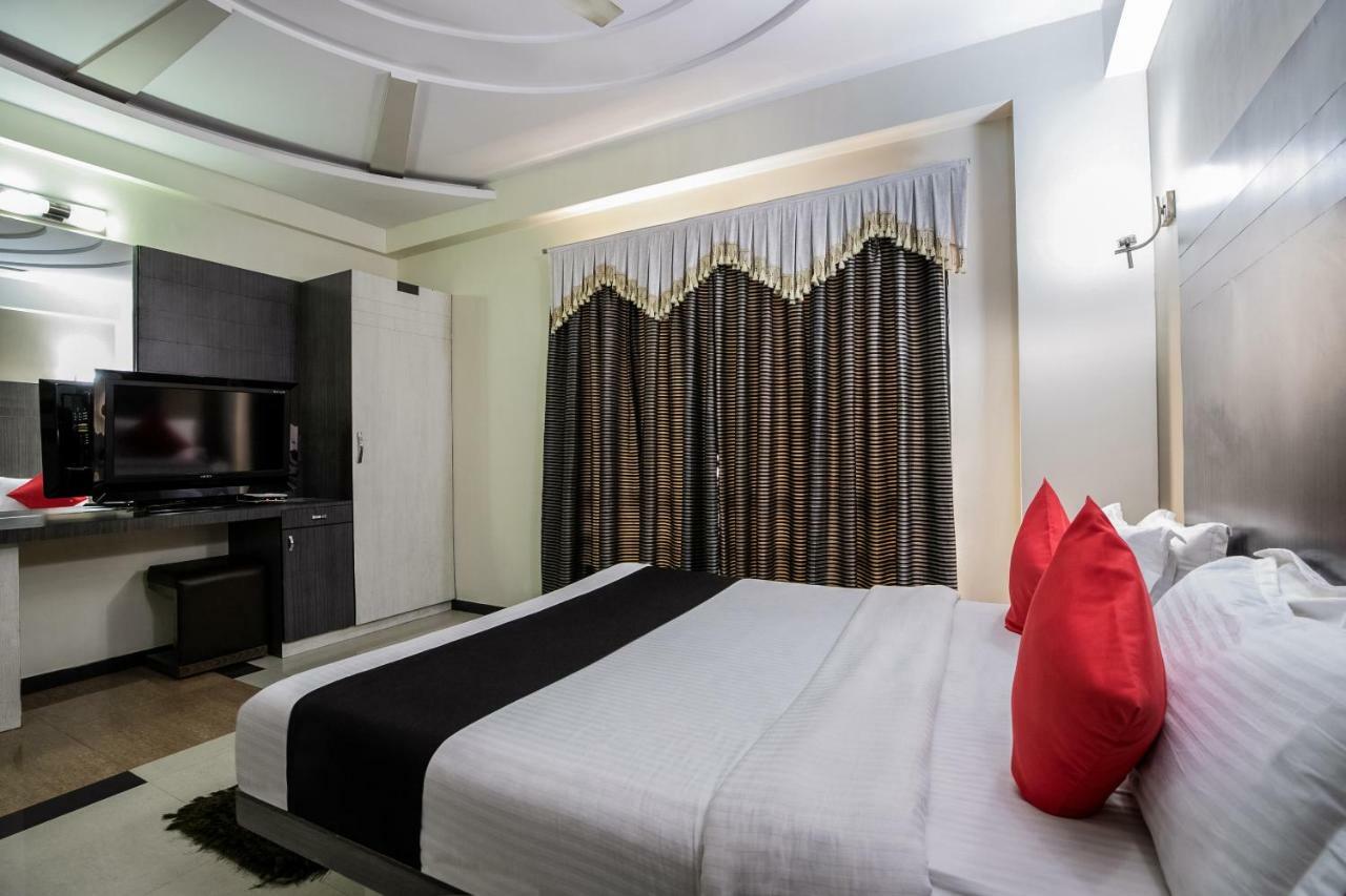 Capital O 978 Marshall The Hotel Αχμπανταμπάντ Εξωτερικό φωτογραφία