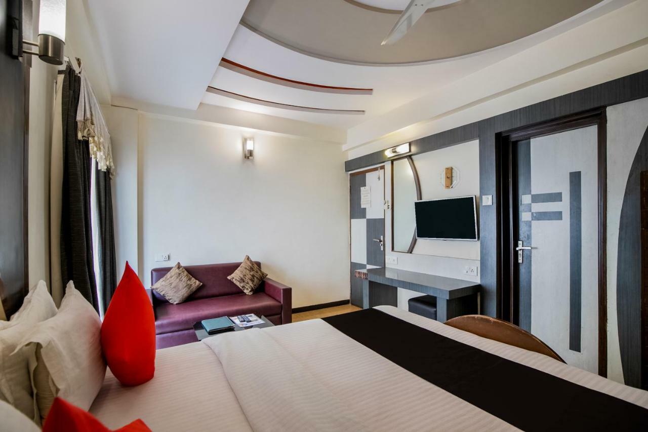 Capital O 978 Marshall The Hotel Αχμπανταμπάντ Εξωτερικό φωτογραφία