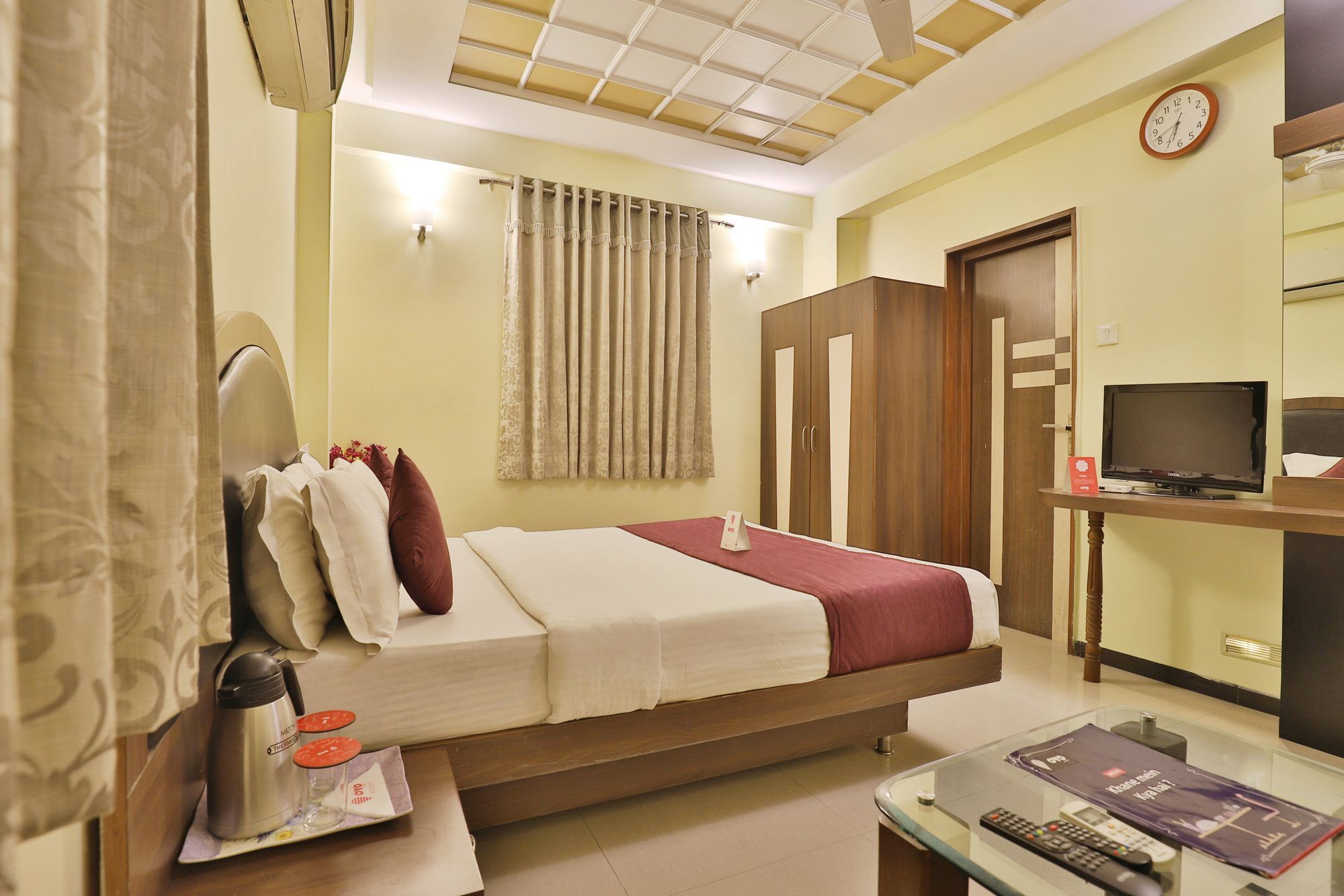 Capital O 978 Marshall The Hotel Αχμπανταμπάντ Εξωτερικό φωτογραφία