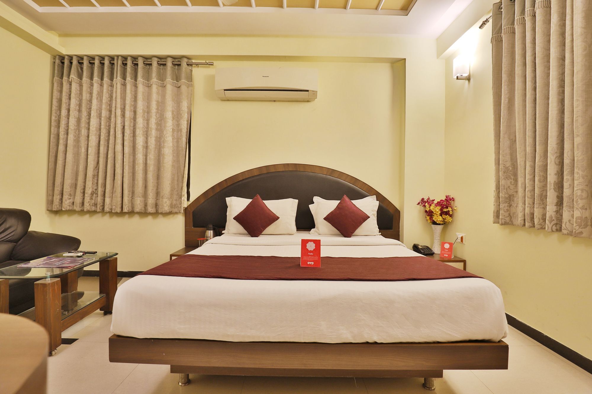 Capital O 978 Marshall The Hotel Αχμπανταμπάντ Εξωτερικό φωτογραφία