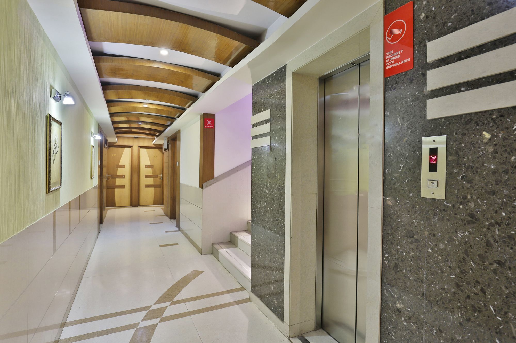 Capital O 978 Marshall The Hotel Αχμπανταμπάντ Εξωτερικό φωτογραφία