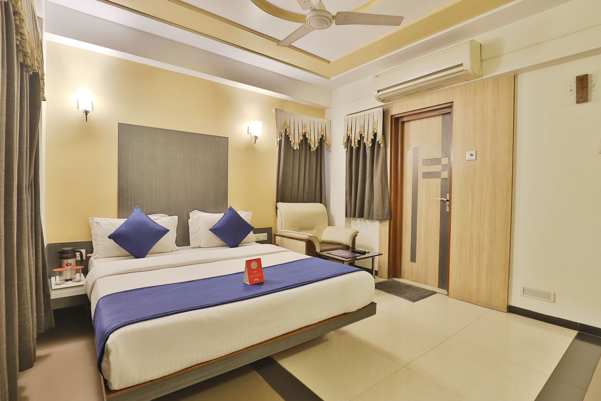 Capital O 978 Marshall The Hotel Αχμπανταμπάντ Εξωτερικό φωτογραφία